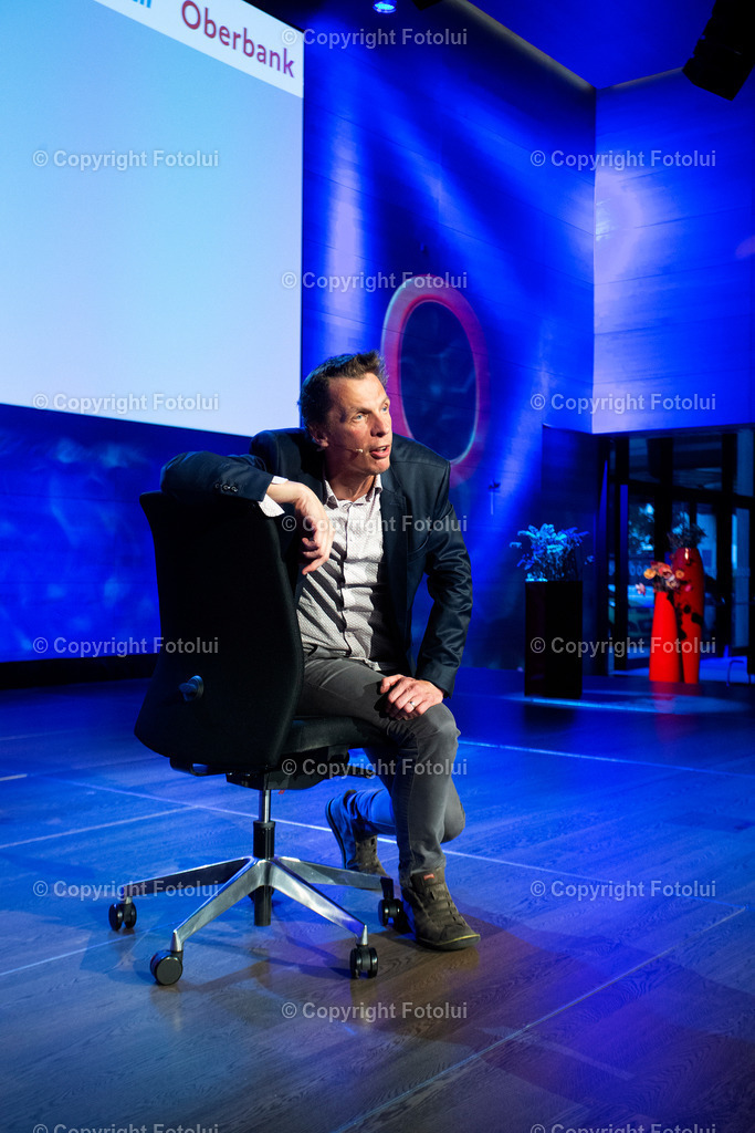 OBERBANK_24 | EIN DANK AN DIE PFLEGEKRAEFTE KABARETT MIT KLAUS ECKEL 02.06.2022 OBERBANK DONAU-FORUM LINZ IM BILD: KLAUS ECKEL. FOTO:FOTOLUI/OBERBANK