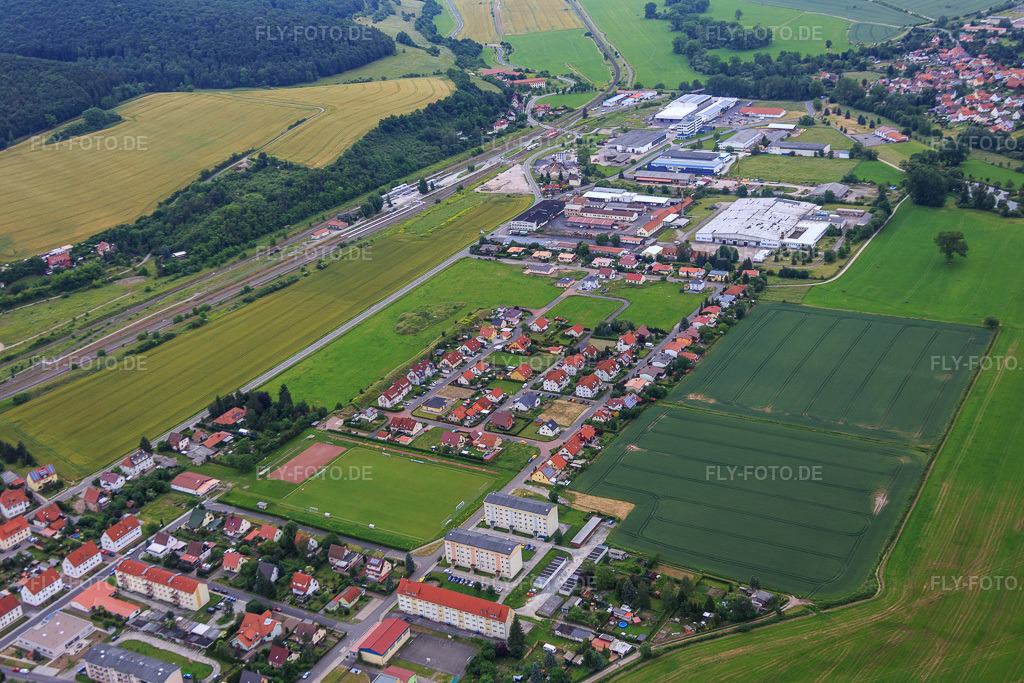 Luftbild: Nelkenweg im Ortsteil Obermaßfeld in Obermaßfeld-Grimmenthal im Bundesland Thüringen in Deutschland. Foto: IMG_089903.jpg vom 11.06.2016 durch Werner Riehm/FLY-FOTO.de