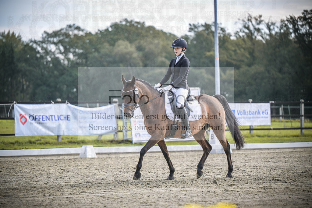 DOS_B129 | Entdecke hochwertige Reitturnierfotos von Foto Oger. Professionell, emotional und authentisch – jetzt Lieblingsmomente im Shop bestellen.Deutschlandweite Turnierfotografie. - Realisiert mit Pictrs.com