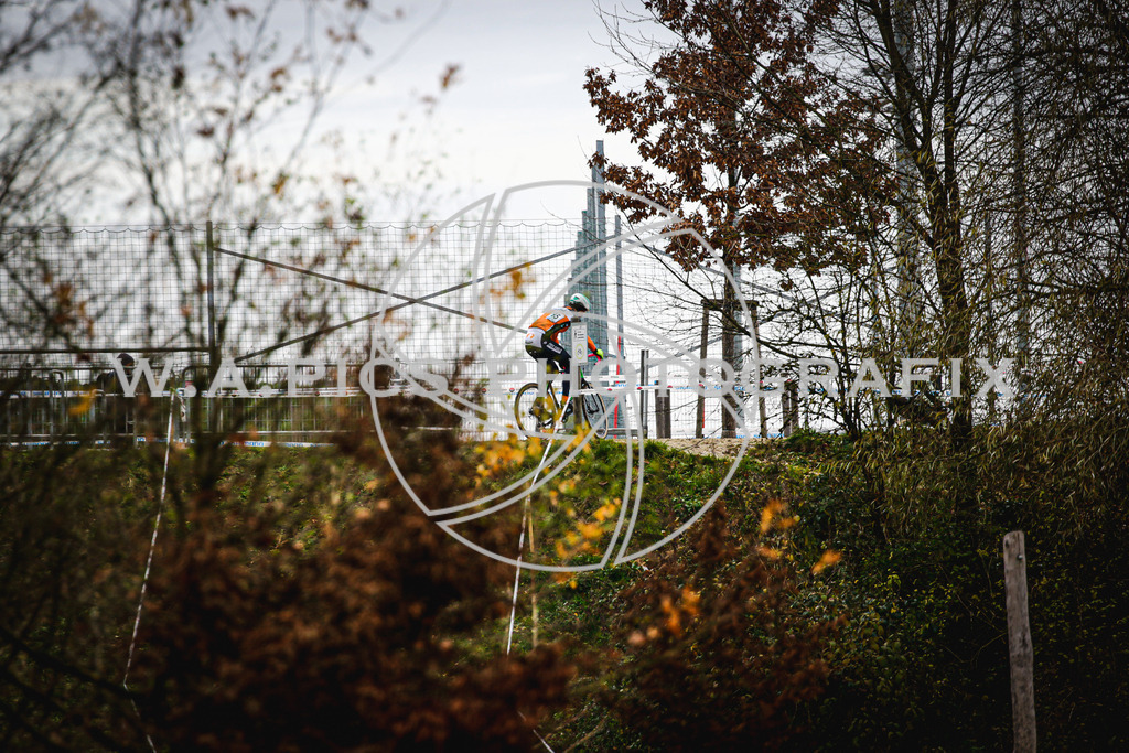 ..... | AUSTRIA, 24.11.24, 3.Radquerfeldein GP um das Sportzentrum Gunskirchen Image shows: Photo: Wapics / Andreas Willdoner