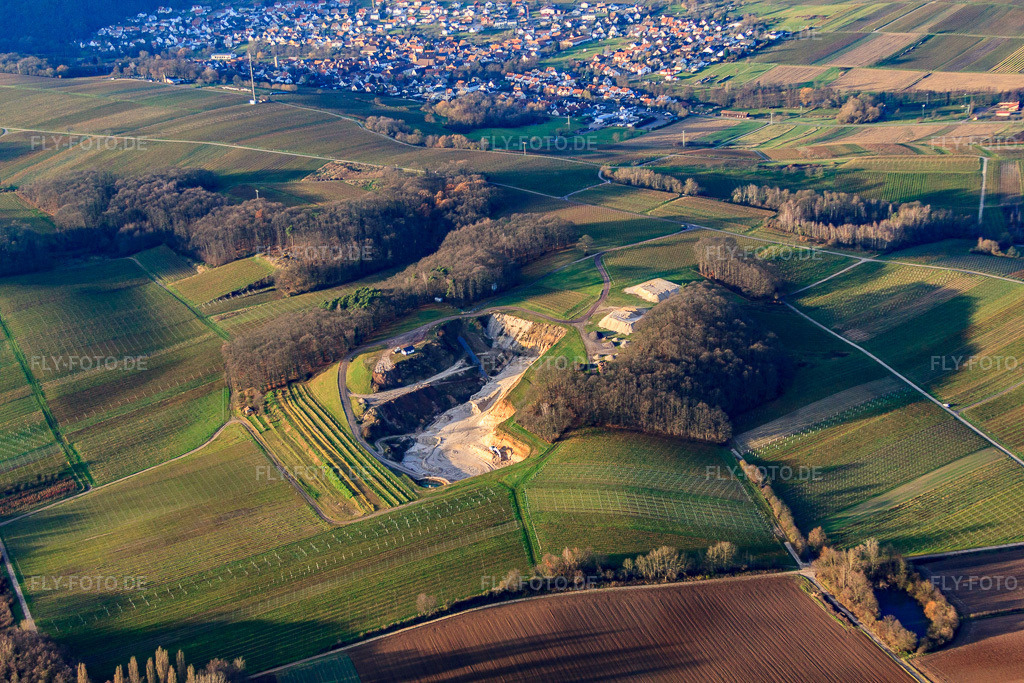 Luftbild: Deponie im Ortsteil Gleiszellen in Gleiszellen-Gleishorbach im Bundesland Rheinland-Pfalz in Deutschland. Foto: IMG_61369.jpg vom 15.12.2013 durch Werner Riehm/FLY-FOTO.de