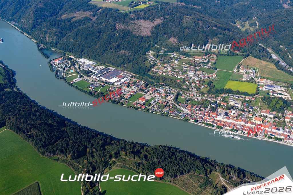 Das Luftbild der Stadt Obernzell wurde 2020 vom Flugzeug heraus erstellt (keine Drohne) Aufnahmehöhe ca.400 Meter- hohe Auflösung und Qualität garantiert!