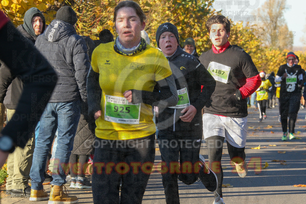 241201_1032_EV4_9266 | Sportfotografie im Rhein-Sieg Kreis, Köln, Bonn, NRW, Rheinland Pfalz, Hessen, etc. Unser Tätigkeitsfeld umfasst den Laufsport vom Volkslauf über den Marathon, Duathlon, Triathon bis zum Ultralauf wie Kölnpfad Ultra oder Schindertrail.