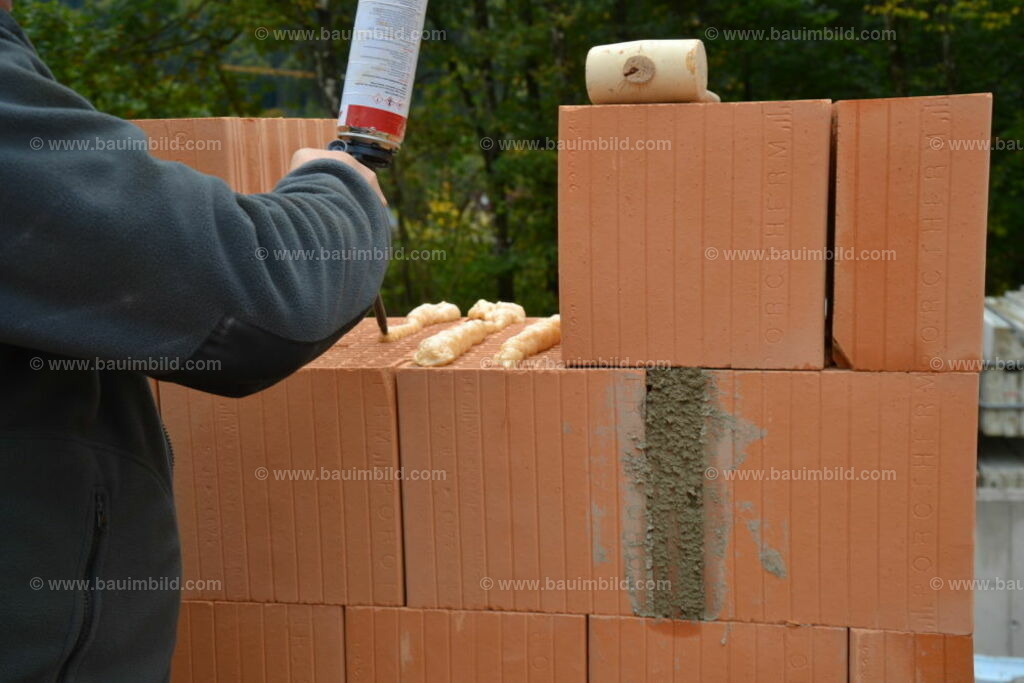 bib-lg07-mauerarbeiten-0022 | Nach LV-Leistungsgruppen sortierte Detailfotos über den Bau eines Hauses. Alle Hausbau-Bilder direkt vom Urheber und Autor der Website Haus-Selber-Bauen.com