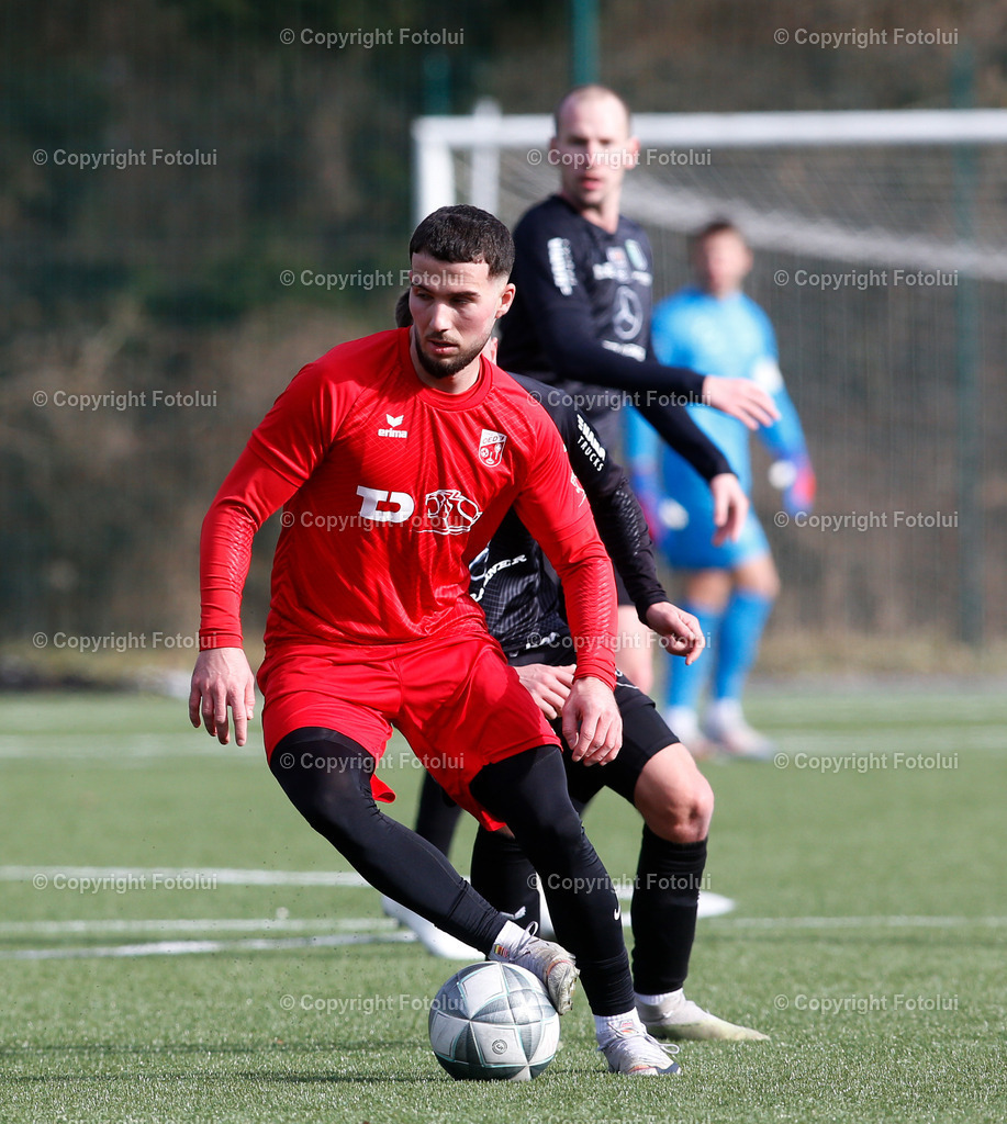 A_LUI_01022025_12 | SPORT FUSSBALL TESTSPIEL ASKOE OEDT 1B-UFC HAMA TRUCKS ROHRBACH-BERG 01.02.2025IM BILD : ALBI MUHAREMI  (OEDT1B) UND (ROHRBACH) FOTO:FOTOLUI