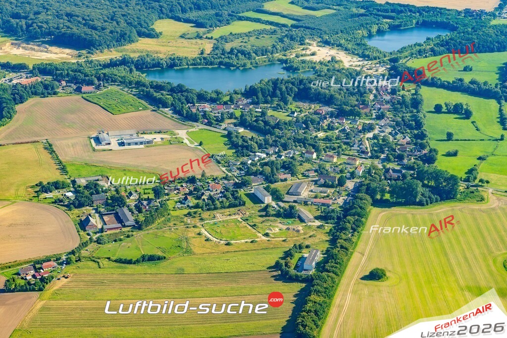 Übersichts Bild Zirkow - Die Luftaufnahme wurde 2025 vom UL-Flugzeug heraus erstellt ( keine Drohnenaufnahme ) - Hochauflösende Luftaufnahme - für Wandbilder und großformatige Ausdrucke geeignet. Das besondere Geschenk!Hier alle&nbsp;Infos zur Lizenzierung der LuftaufnahmeWir fliegen auch dieses Jahr wieder in Ihre Region um Luftbilder zu erstellen.- Luftbild anfragen