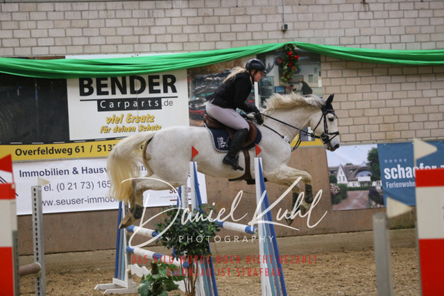 IMG_0714 | Turnierfotos kaufen im Webshop von Daniel Kuhl Photography – entdecke professionelle Reitsportfotos aus Turnieren & Events. Hochwertige Turnierbilder online bestellen & sichern. Jetzt Fotos von Reitsportturnieren kaufen!