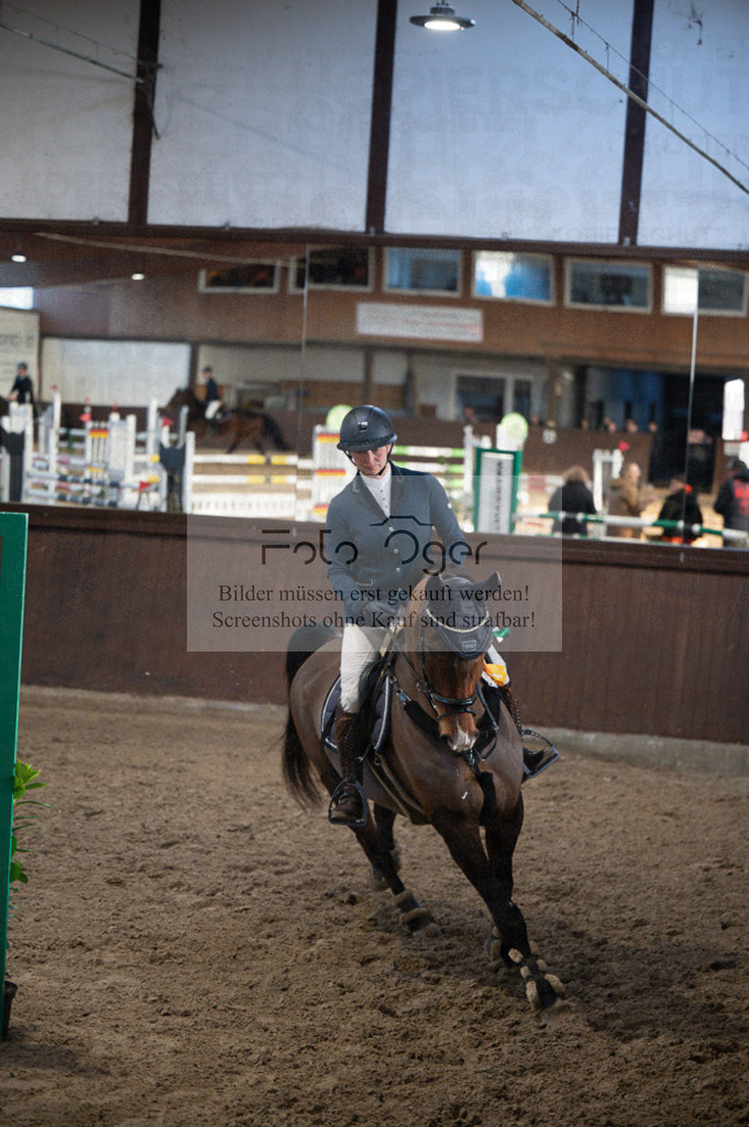 Hallenreittunier Voxtrup 2023 | Entdecke hochwertige Reitturnierfotos von Foto Oger. Professionell, emotional und authentisch – jetzt Lieblingsmomente im Shop bestellen.Deutschlandweite Turnierfotografie. - Realisiert mit Pictrs.com