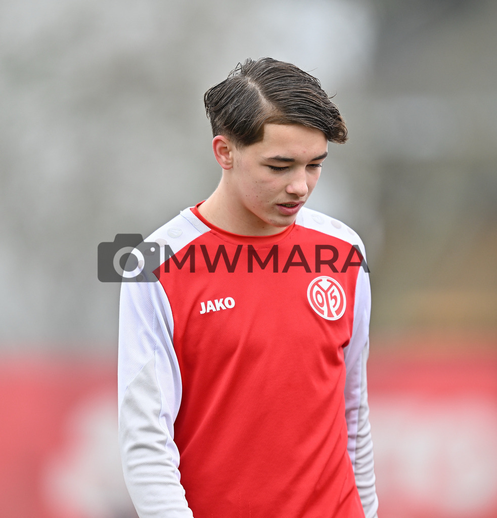 Fußball I Herren I Saison 2025-2026 I Ligue 1 I Spieltag 20. I RC  Strasbourg - PSG | MWMARA - Realisiert mit Pictrs.com