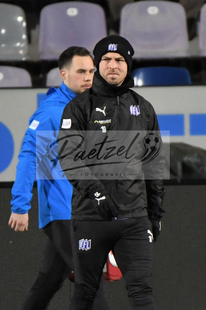 20200129_OSNSVS_0005JPG | Fußball, Herren: Kevin Wolze (VfL Osnabrück) schaut beim Spiel der 2. Bundesliga zwischen VfL Osnabrück vs. SV Sandhausen am 29.01.2020 im Stadion an der Bremer Brücke in Osnabrück, Deutschland.(Foto von Nico Paetzel) - Realisiert mit Pictrs.com