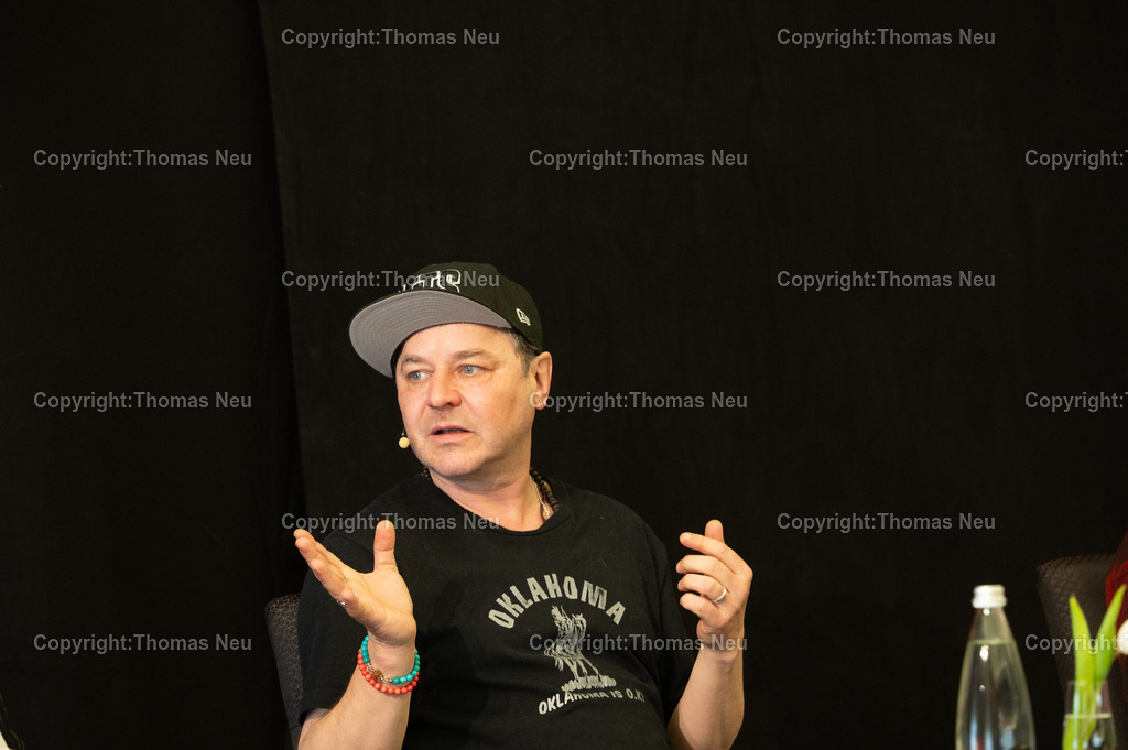 Eysoldt-ring-matinee-thomas-schmauser-Fritzi-Wartenberg-Ulrich-matthes-Almut-wagner-fotografie-thomas-neu.jpg-50 | Podiumsgespräch bei der Eysoldt-Matinee im Hotel Krone in Bensheim-Auerbach: Ves diskutierten diskutieren Ulrich Matthes, Thomas Schmauser, Fritzi Wartenberg und Almut Wagner vor Publikum über Theater und Schauspiel. Die Veranstaltung fand im Rahmen der Verleihung des Eysoldt-Rings statt.Unser Bild zeigt EYsoldt Preisträger Thomas Schmauser, Foto: Thomas Neu