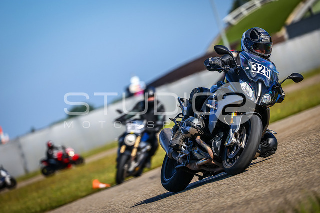 0325-260509DCB-015_325 | Deine Full-Service-Agentur für ✔️Videoproduktionen und ✔️Motorsportfotografie Jetzt Angebot anfragen!