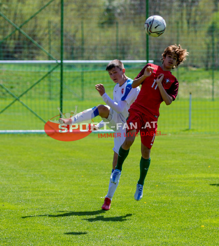 Portugal  U15 -Czech Republic U15 | STEPAN BERAN (Czech Republic #2) RODRIGO MORA (Portugal #11) ; Portugal  U15 -Czech Republic U15 am 29.04.2022 in Arnoldstein
(Sportplatz), AUSTRIA, (Photo by Ernst Krawagner sport-fan.at) - Realisiert mit Pictrs.com