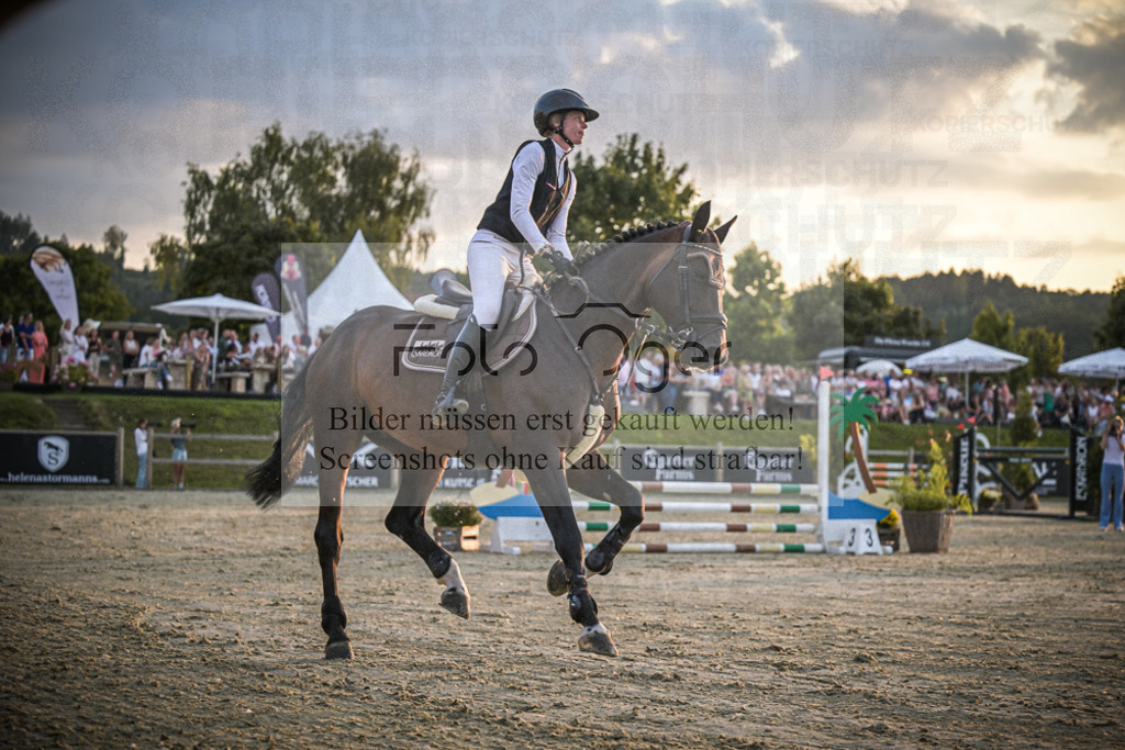 DOS_1704 | Entdecke hochwertige Reitturnierfotos von Foto Oger. Professionell, emotional und authentisch – jetzt Lieblingsmomente im Shop bestellen.Deutschlandweite Turnierfotografie. - Realisiert mit Pictrs.com