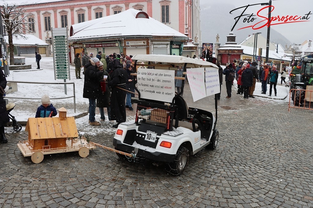 fasching2026-mariazell (49) | Mit meiner Kamera halte ich besondere Augenblicke, faszinierende Landschaften und interessante Details fest. Dabei entstehen ganz unterschiedliche Aufnahmen – von stimmungsvollen Landschaftsfotografien und beeindruckenden Drohnenaufnahmen über Pressefotos - Realisiert mit Pictrs.com