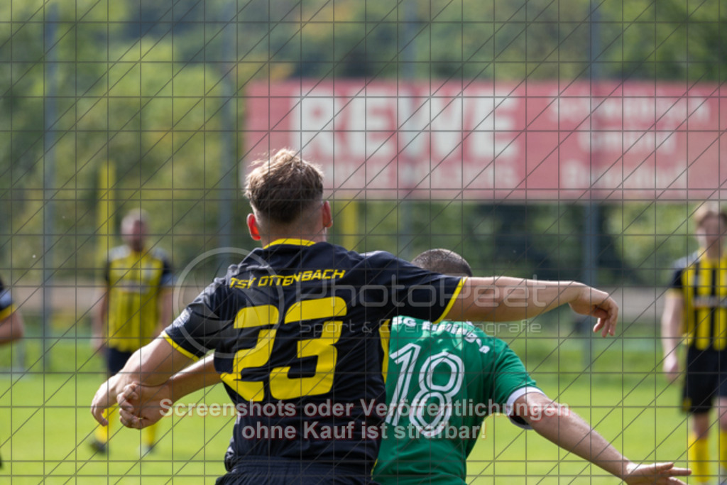 20250831_160649_0057 | #,TSV Ottenbach (gelb) vs. KSG Eislingen (grün), Fussball, Kreisliga A3 - Bezirk Neckar/Fils, 02. Spieltag, Saison 2025/2026, Rasensportplatz Nebenplatz, Im Buchs, 73113 Ottenbach, 31.08.2025 - 15:00 Uhr,Foto: PhotoPeet-Sportfotografie/Peter Harich