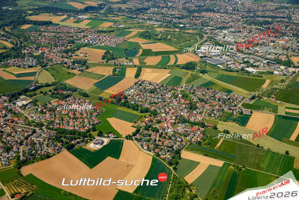 Das Luftbild zeigt Heiningen Backnang - Die Luftaufnahme wurde 2023 vom UL-Flugzeug aus erstellt ( keine Drohne ) - Hochauflösende Luftaufnahme - Für grossformatige Ausdrucke geeignet. Die Geschenkidee !Mit Lizenz und Bildrechte bestellbar