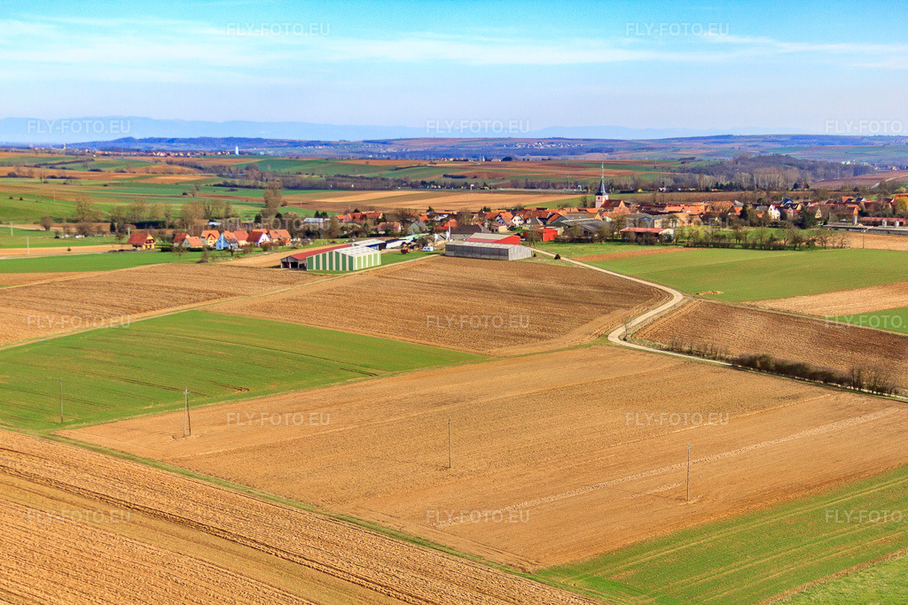 Vue aérienne: ALSATRA-AGRI - DEUTZ FAHR à Gottesheim dans le département Bas Rhin, France.Photo: IMG_38574.jpg prise le 20/03/2011 par Werner Riehm/FLY-FOTO.euRésolution de l'original: 4752 x 3168 pxAlsatra Agri