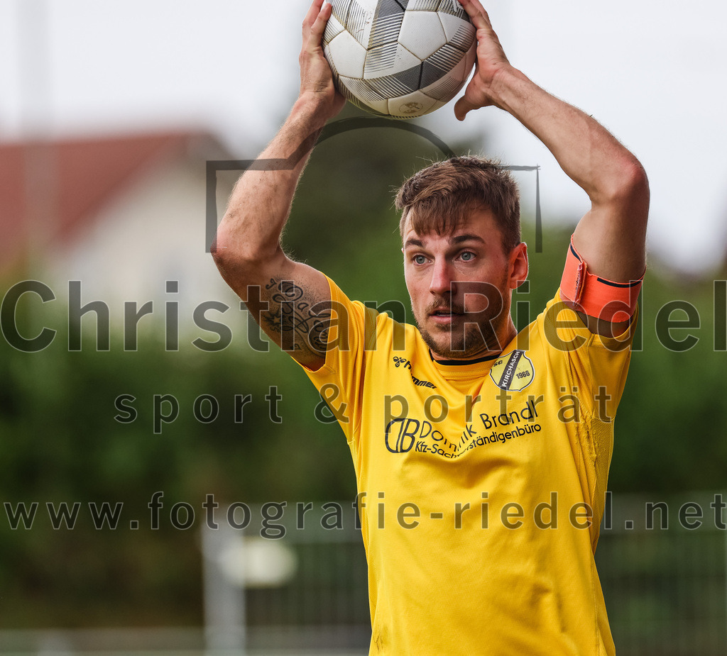 2023-08-06_069_SC_Kirchasch_gegen_SV_Eichenried | Bockhorn, Deutschland, 06.08.2023:
Fußball, Kreisliga 2023 / 2024, 2. Spieltag, SC Kirchasch gegen SV Eichenried, Endergebnis: 3:1

Johannes Westermaier (SC Kirchasch, #3)

Foto: Christian Riedel / fotografie-riedel.net
