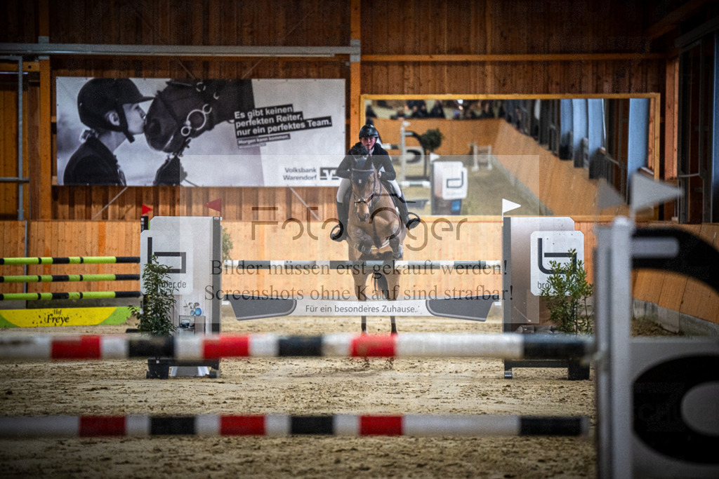 DOS_1934 | Entdecke hochwertige Reitturnierfotos von Foto Oger. Professionell, emotional und authentisch – jetzt Lieblingsmomente im Shop bestellen.Deutschlandweite Turnierfotografie. - Realisiert mit Pictrs.com