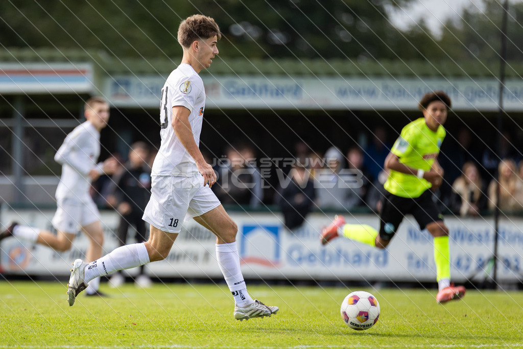 20251003_Picselweb-Fotografie_1R3_2493 | DFB Pokal 2. Runde, JFV A/O/B/H/H - SV Stuttgarter Kickers, Foto: Jörg Struwe - picselweb.de - Realisiert mit Pictrs.com