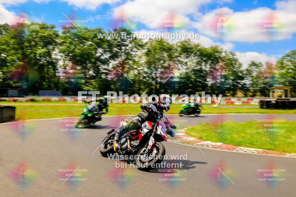 VBK-8130 | Hier findet Ihr Bilder von Touristenfahrten auf der Nürburgring Nordschleife oder von anderen Veranstaltungen die ich besucht habe. Viel Spass beim Durch Schauen 