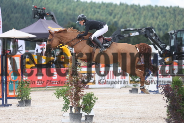 Waldachtal-Salzstetten_2024_Prfg.Nr.07_Springprfg.Kl.S_m.St_Leonie Büttel_Midnight_s Lady (2) | Alle Fotos der Reiterjournal Fotografin Doris Matthaes im Reiterjournal Online-Fotoshop. - Realisiert mit Pictrs.com