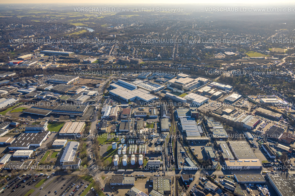 Muelheim230201426 | Luftbild, Gewerbegebiet Hafen, DHC Solvent Chemie GmbH, Baustelle und Neubau Mr. Wash und B.O.C. Fahrradhandel, Speldorf, Mülheim an der Ruhr, Ruhrgebiet, Nordrhein-Westfalen, Deutschland