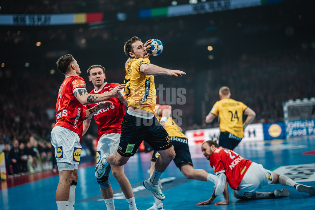 Handball | Herren | EHF EURO 2024 | European Championshop Men 2024 Final Tournament | Dänemark vs. Schweden | 19.01.2024 | Albin Lagergren (#23, Schweden, SWE) beim Wurf auf das Tor