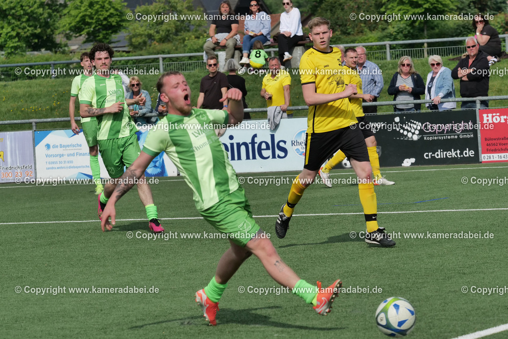 Fußball : Bezirksliga : SV 08/29 Friedrichsfeld - Borusia Veen am 10.05.2026 in Voerde Friedrichsfeld | Fußball : Bezirksliga : SV 08/29 Friedrichsfeld - Borusia Veen am 10.05.2026 in Voerde Friedrichsfeld - Realisiert mit Pictrs.com