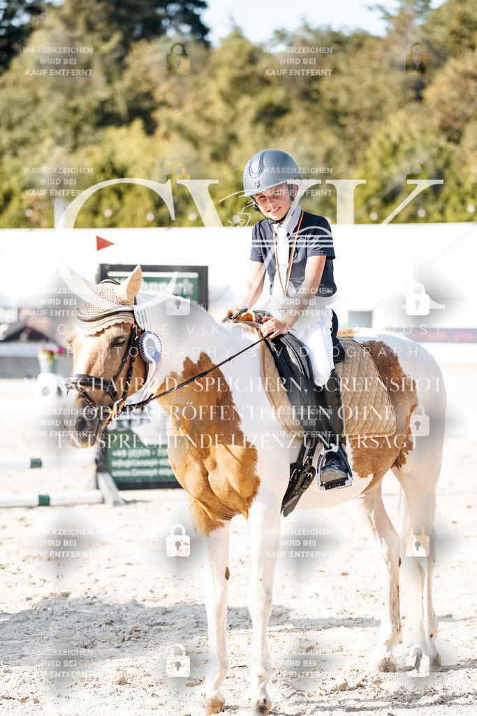 CK903575 | Turnierfotografie Pferdefotografie Trier Rheinland-Pfalz Pferdesport Reitsport Tierfotografie Sportfotografie Pferdevideo Pferdevideografie Equestrianvideography equestrianphotography  - Realisiert mit Pictrs.com