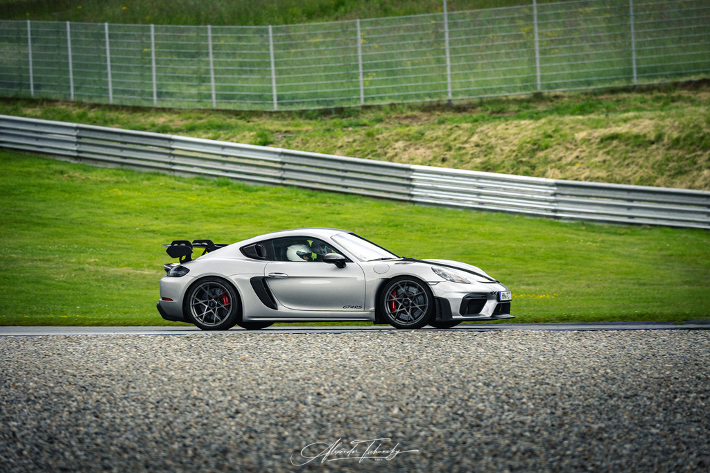 R6PZ1329 _Alexander Tschuncky | Entdecken Sie die faszinierende Welt von Alexander Tschuncky Arts: Kreative Fotografie, atemberaubende Automobilkunst und hochwertiger Bilderdruck. Lassen Sie sich inspirieren! - Realisiert mit Pictrs.com