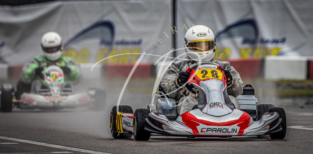 93d8c420b7704a20bcd99481e12417ed | traudl_s_fotos