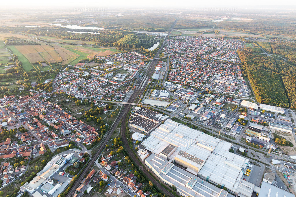 Luftbild: Graben-Neudorf, SEW-EURODRIVE GmbH & Co KG im Ortsteil Graben in Graben-Neudorf im Bundesland Baden-Württemberg in Deutschland. Foto: IMG_111600.jpg vom 09.09.2018 durch Werner Riehm/FLY-FOTO.de