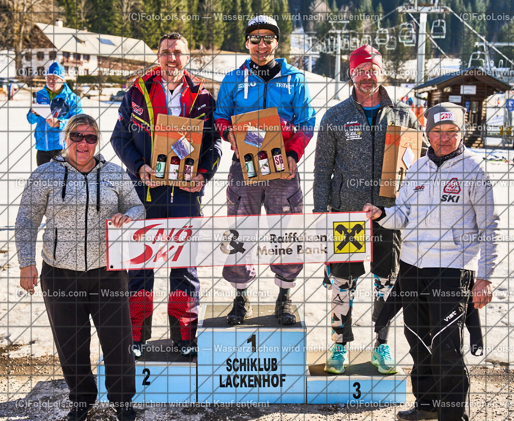 ALP1254_MastersCup-RTL-II_LKHF_Siegerehrung | NÖ Raiffeisen MastersCup, Jugend - Damen - Herren, Riesentorlauf-Rennen 2 auf der Fuchswaldpiste in Lackenhof am Ötscher, durchführender Verein: Schiklub Lackenhof, So 9. Februar 2025.