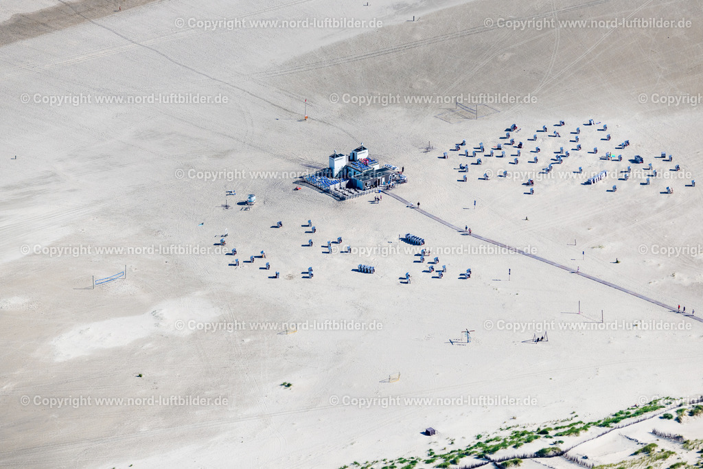 Norderney_Strand_Oase_ELS_6276050923 | NORDERNEY 05.09.2023 Sandstrand- Landschaft entlang des Küsten- Verlaufes " Strandoase " mit Strandsauna mit Panoramablick in Norderney im Bundesland Niedersachsen, Deutschland. // Sandy beach landscape along the coastal course "Strandoase" with a beach sauna with panoramic views in Norderney in the state Lower Saxony, Germany. Foto: Martin Elsen