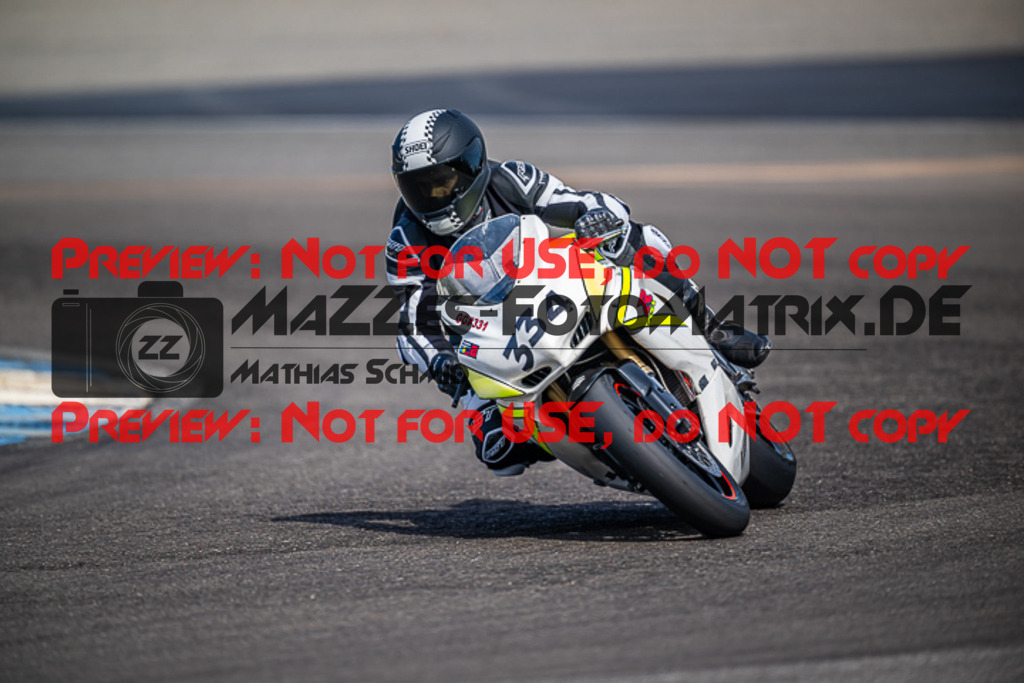 MaZZes_FotoMatrix_230410_8251 | ROT