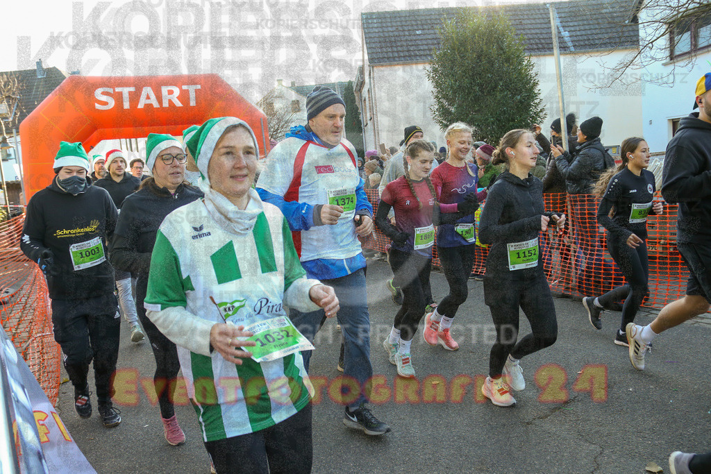 241201_1025_EX1_8157 | Sportfotografie im Rhein-Sieg Kreis, Köln, Bonn, NRW, Rheinland Pfalz, Hessen, etc. Unser Tätigkeitsfeld umfasst den Laufsport vom Volkslauf über den Marathon, Duathlon, Triathon bis zum Ultralauf wie Kölnpfad Ultra oder Schindertrail.