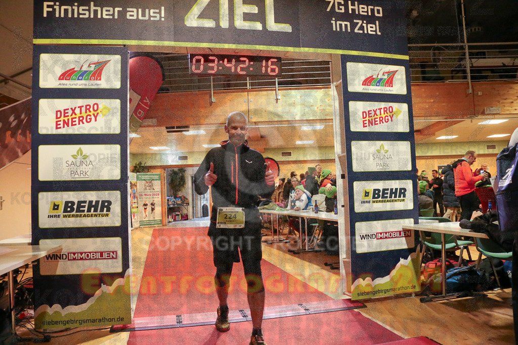 241208_1245_EX1_7901 | Sportfotografie im Rhein-Sieg Kreis, Köln, Bonn, NRW, Rheinland Pfalz, Hessen, etc. Unser Tätigkeitsfeld umfasst den Laufsport vom Volkslauf über den Marathon, Duathlon, Triathon bis zum Ultralauf wie Kölnpfad Ultra oder Schindertrail.