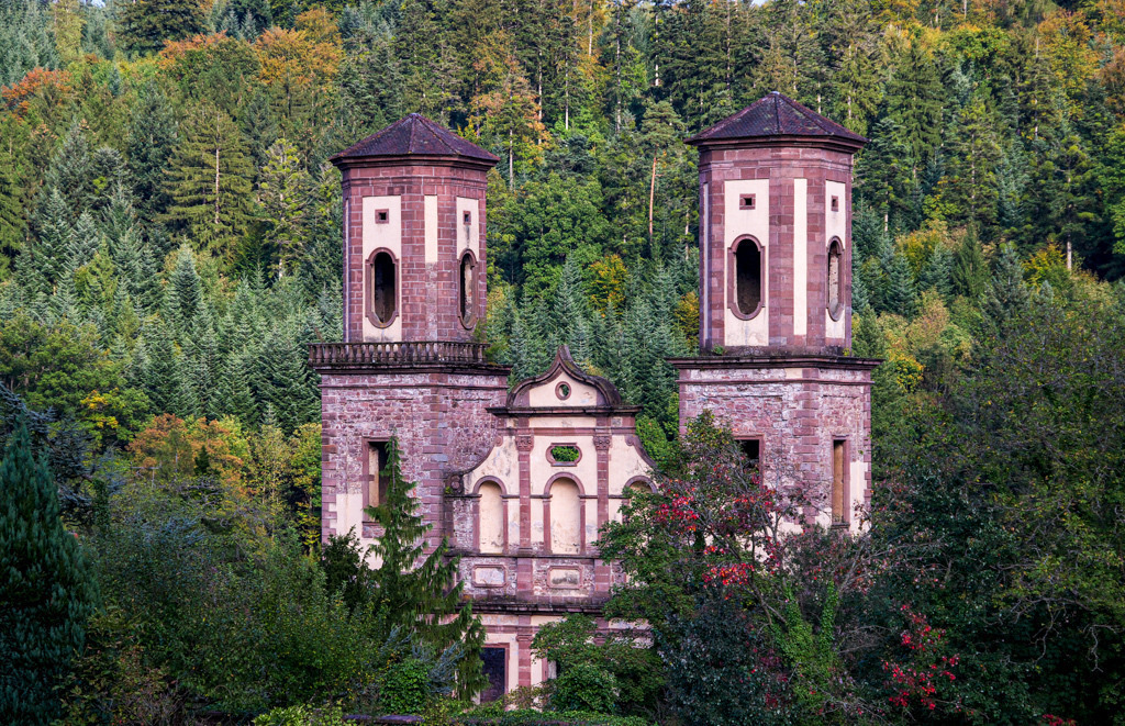 Kloster Frauenalb im Nordschwarzwald | Das Kloster Frauenalb ist heute eine Ruine. Sehenswert ist es trotzdem und dank seiner Erhaltung können wir über 800 Jahre später auch noch darüber etwas lernen. - Realisiert mit Pictrs.com