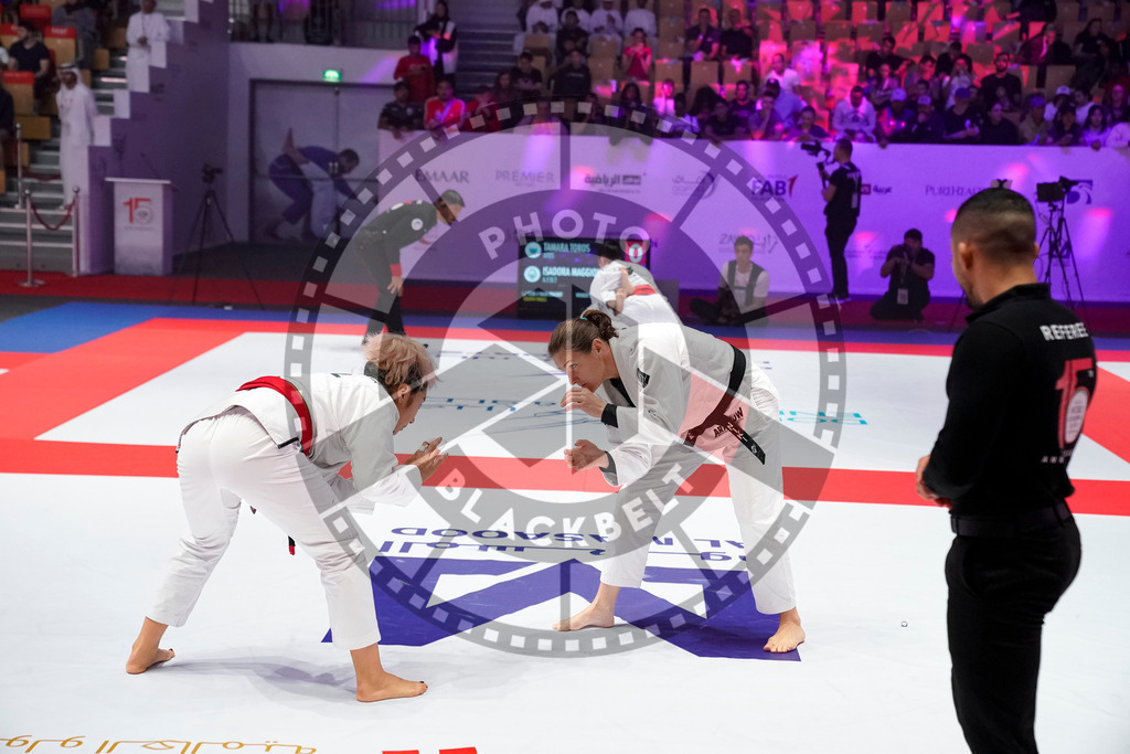 20231109PBB3455 | Fighters compete during the AJP World Professional Championship in the Mubadala Arena in Abu Dhabi, Arab United Emirates, on November 9, 2023.