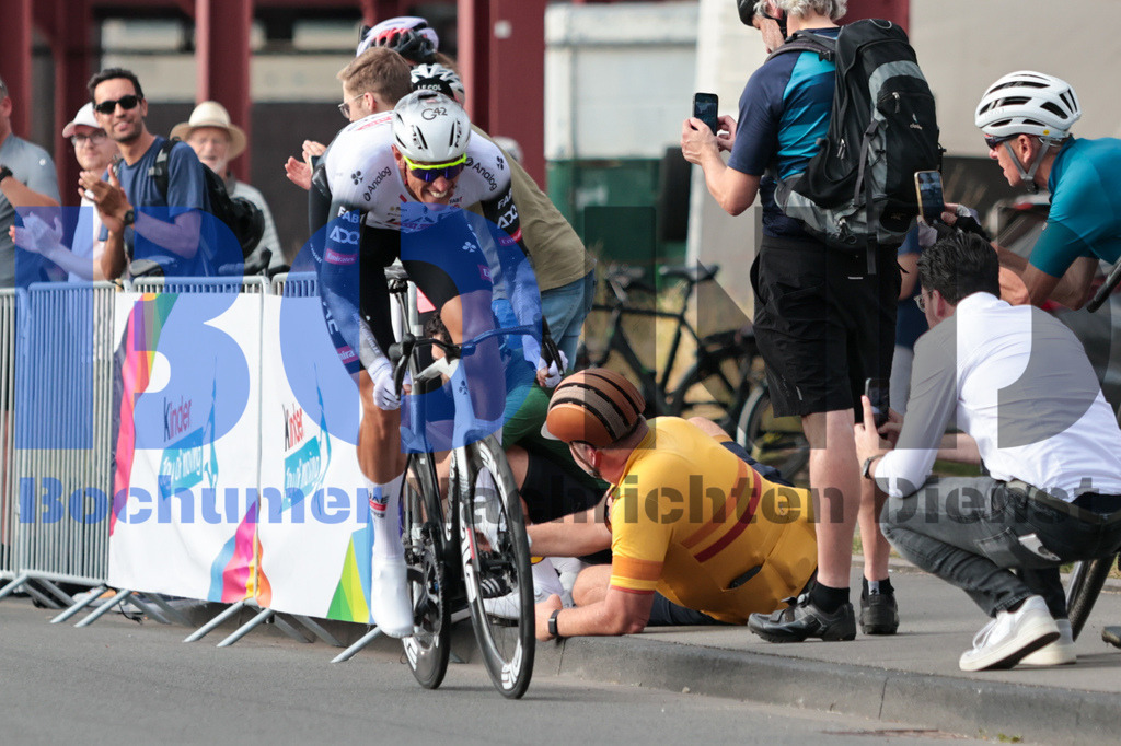 SES_DEUTOU20250820-121 | bond - Realisiert mit Pictrs.com