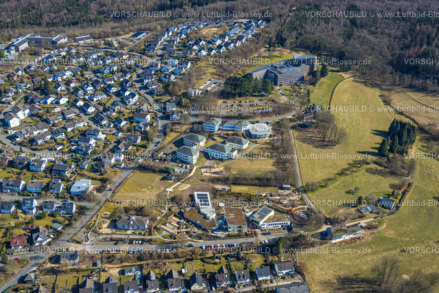 Olpe250307935Mitte | Luftbild, Kloster Franziskanerinnen von der ewigen Anbetung e.V., Wohngebiet an der Maria-Theresia-Straße und Kinderhospiz und Jugendhospiz Balthasar mit GFO Josefshaus Stationäre Kinderhilfe und Jugendhilfe Olpe-Stadt, Olpe, Sauerland, Nordrhein-Westfalen, Deutschland