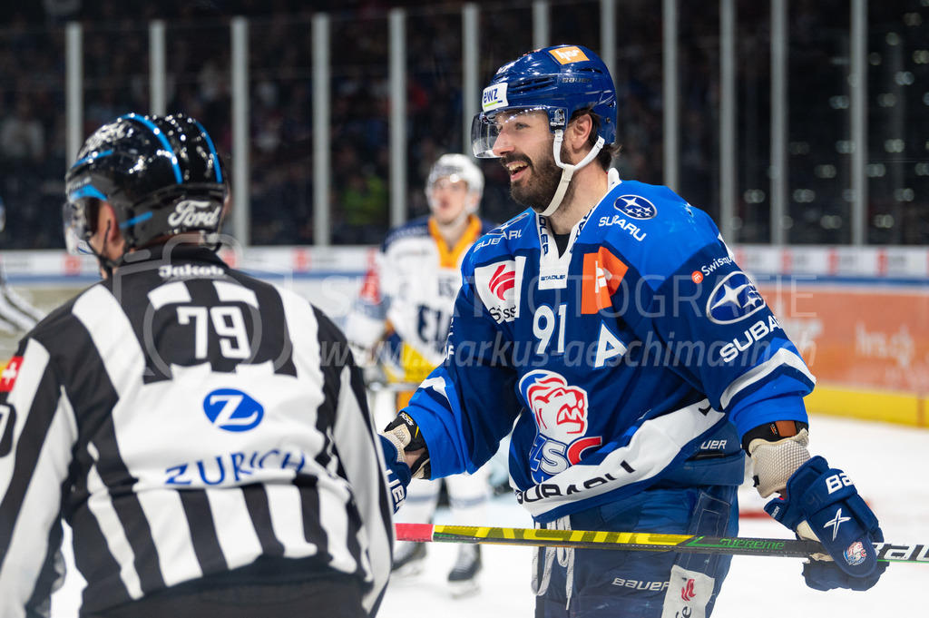 Swiss National League Final Game 2: ZSC Lions - EV Zug | 20.04.2022, Zürich, Hallenstadion, Swiss National League Final Game 2: ZSC Lions - EV Zug, #91 Denis Hollenstein (ZSC). - Realisiert mit Pictrs.com