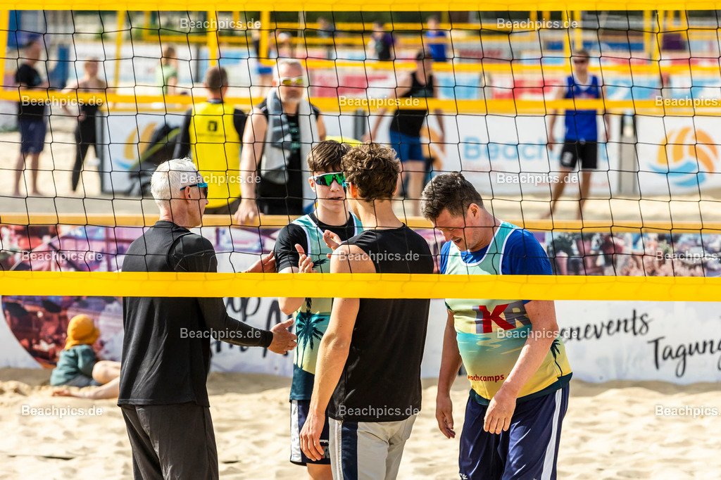 2023-00070277-Vater-Sohn-Turnier |  18.05.2023; Berlin Foto: Gerold Rebsch - www.beachpics.de
