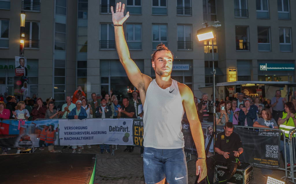 top-top.de-250828-401 | Foto, Video, Fotografie, Videografie, Fotobox, DJ, Discjockey, Musik, Musikbox, Veranstaltung, Photobooth, Amazon, Ebay, Buchtipp, Bestseller, Autor, Verlag, Buch, Wesel, Hamminkeln, NRW, Dinslaken, Rees, Drohne, Hochzeit, Party, Fotobox, Wesel, Fotograf