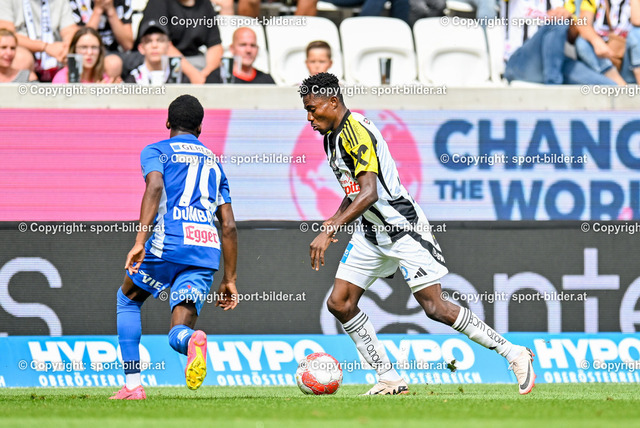 AUT, Fussball Lask vs SKN St. Poelten, Testspiel, Vorbereitung 2024-25 | 20.07.2024, Raiffeisen Arena Linz, AUT, Testspiel Vorbereitung 2024-25, Lask vs SKN St. Poelten, im Bild Moses Usor (Lask) vs Joel Dombaxi (St.Poelten)// Test Match, New Season 2024-25 Lask vs SKN St. Poelten in Linz, Austria on 2024/07/20