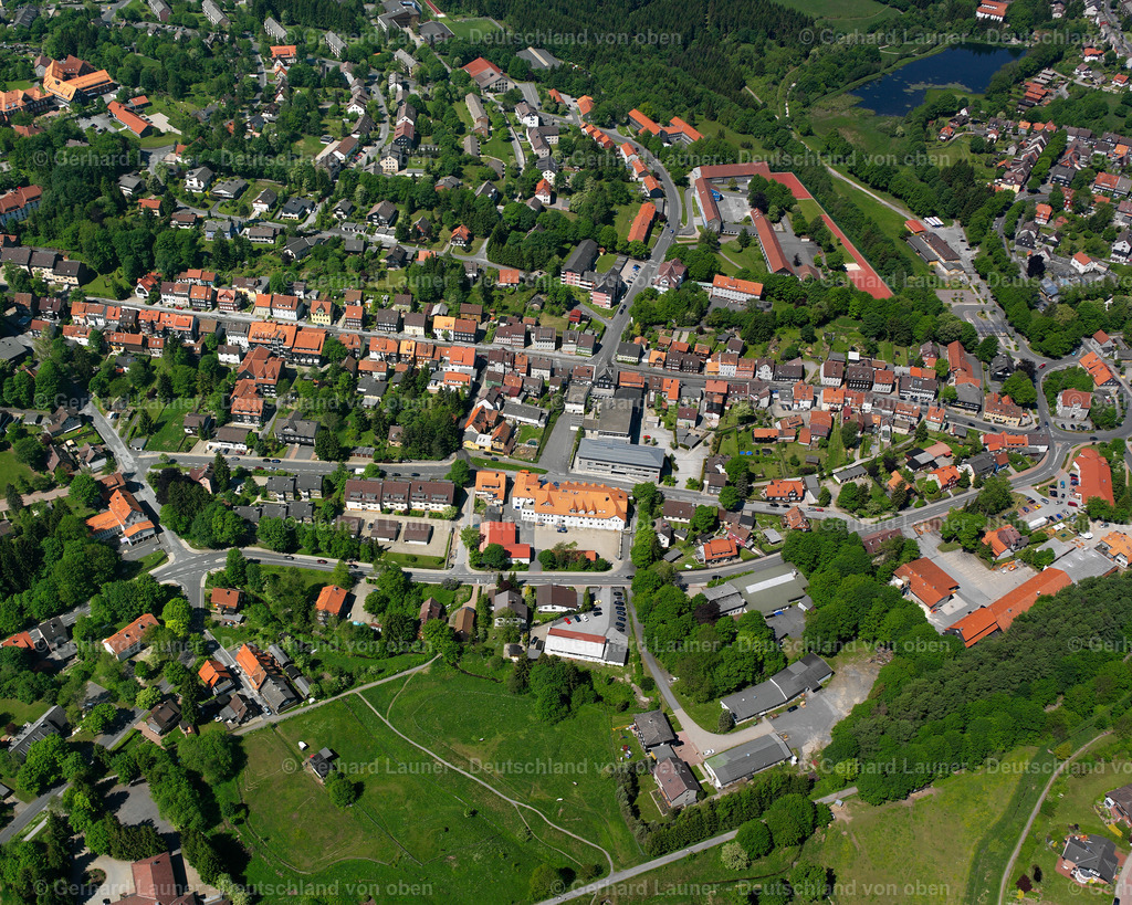 2638513 | CLAUSTHAL-ZELLERFELD 09.06.2006 Industrie- und Gewerbegebiet  in Clausthal-Zellerfeld im Bundesland Niedersachsen, Deutschland // Industrial and commercial area  in Clausthal-Zellerfeld in the state Lower Saxony, Germany Foto: Gerhard Launer