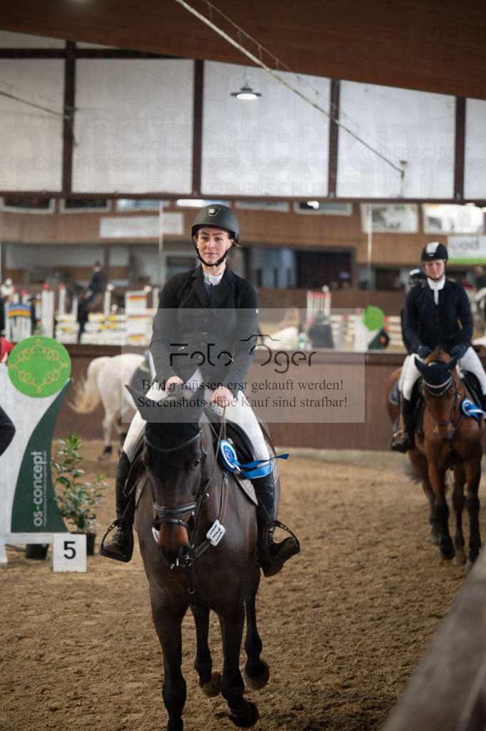 Hallenreittunier Voxtrup 2023 | Entdecke hochwertige Reitturnierfotos von Foto Oger. Professionell, emotional und authentisch – jetzt Lieblingsmomente im Shop bestellen.Deutschlandweite Turnierfotografie. - Realisiert mit Pictrs.com