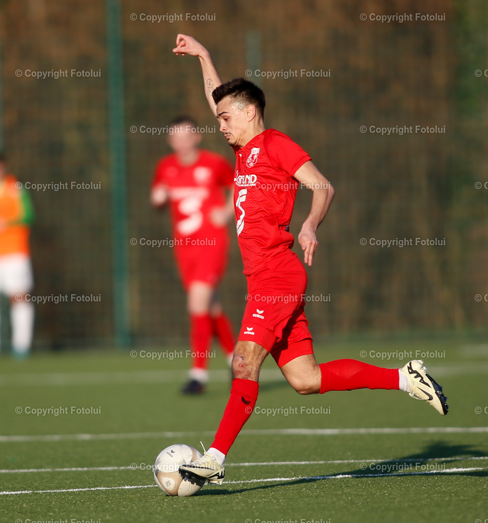 A_LUI_02032024_43 | SPORT,FUSSBALL LT1 OOE LIGA ASKOE OEDT-SV HAIDLMAIR GRUEN WEISS MICHELDORF 02.03.2024 IM BILD: FILIP BRESKIC (OEDT) UND (MICHELDORF) FOTO:FOTOLUI